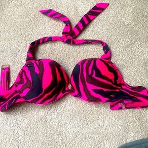 36B Victoria’s Secret bombshell push up sexy swimsuit top. Adds 2 cup sizes